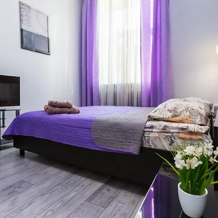 8 Svyatoho Teodora Square Apartments Lemberg Exterior foto