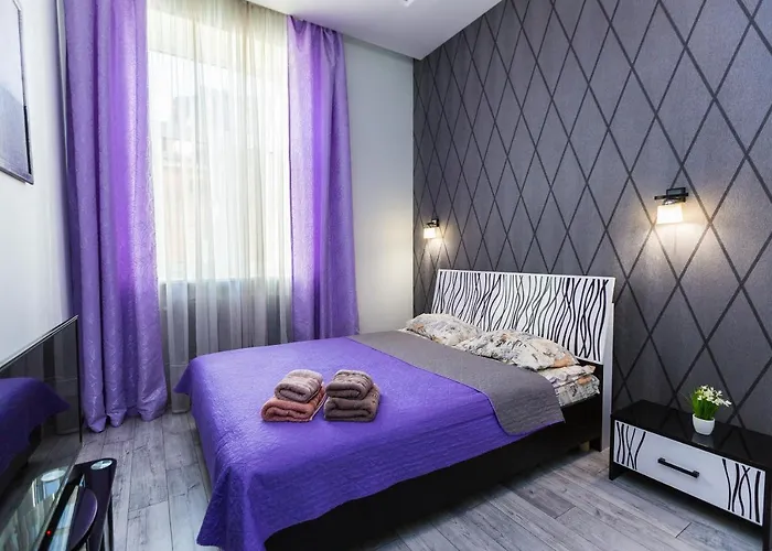 8 Svyatoho Teodora Square Apartments