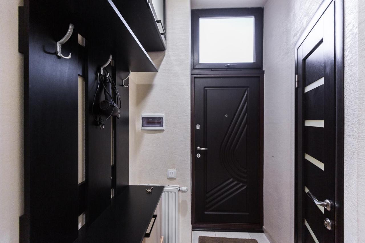 8 Svyatoho Teodora Square Apartment Lemberg